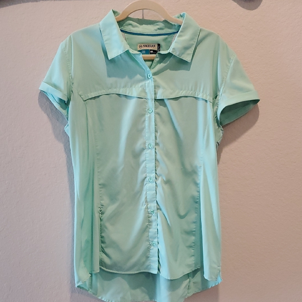 Magellan Outdoors Light Green Button-Down Shirt